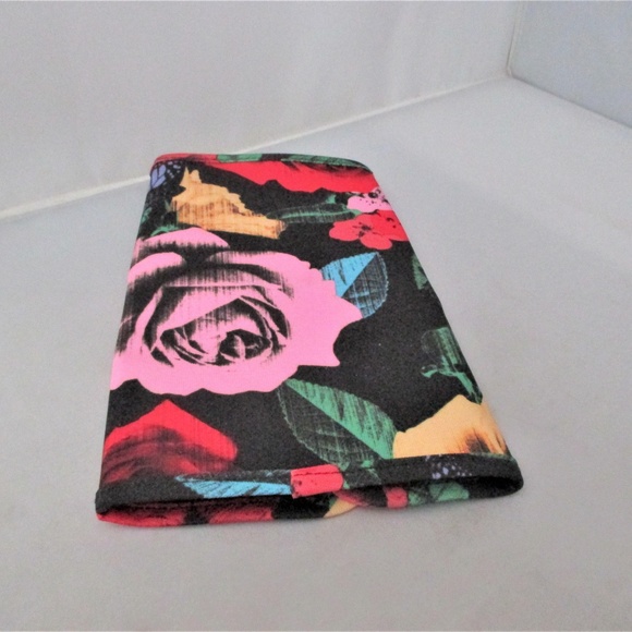 Vera Bradley Tri-Fold Makeup Brush Travel Case - Picture 8 of 8